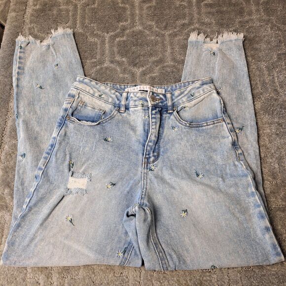 Tinseltown Daisy Denim Mom Jeans Womens Size 3/26W light wash distressed raw hem - Picture 2 of 9